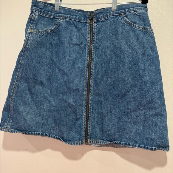 Levi’s Denim Blue Skirt with Front Zipper - Picture 1 of 4